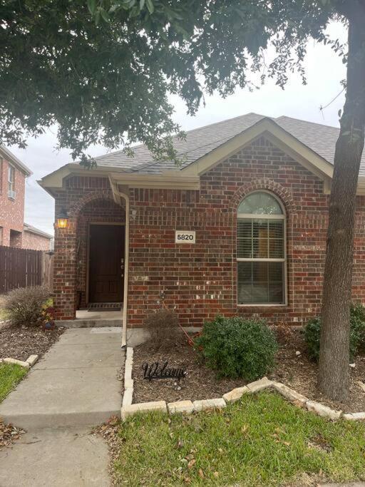 Peaceful Mckinney Home Exterior photo